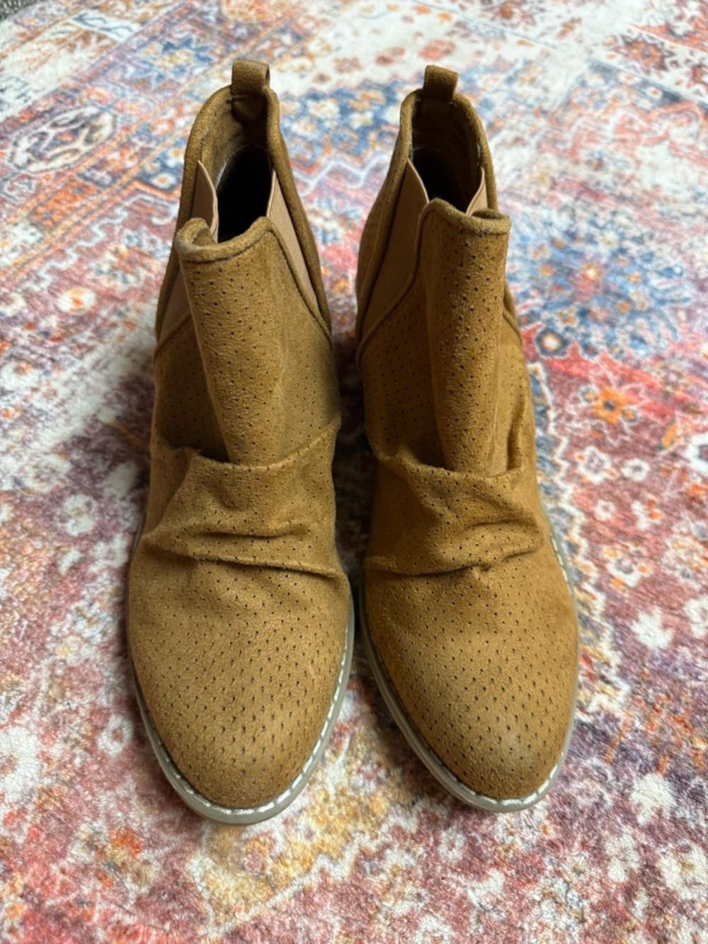 Report Drewe Perforated Ankle Booties Tan 7.5 Low Heel - Picture 2 of 6